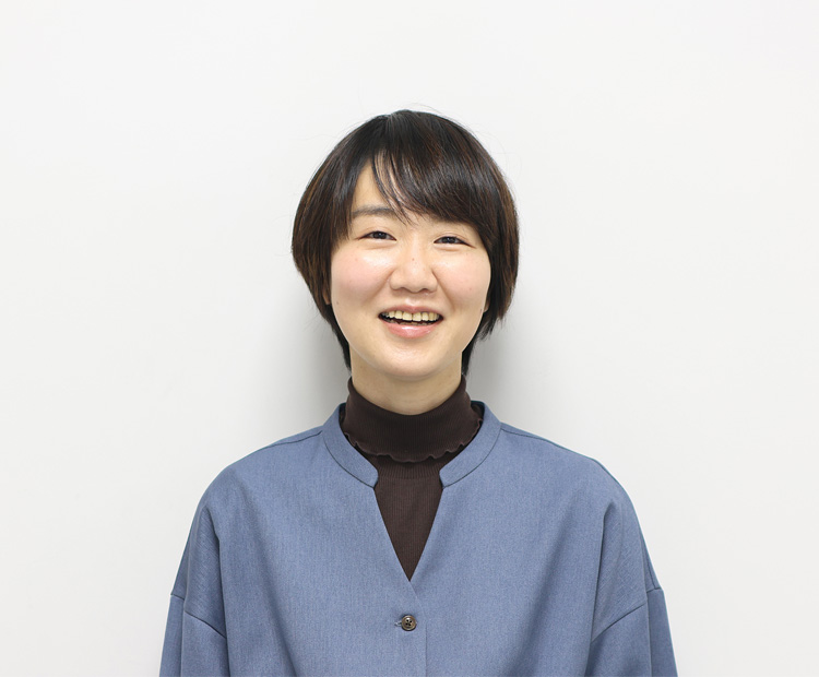 金山　真里佳